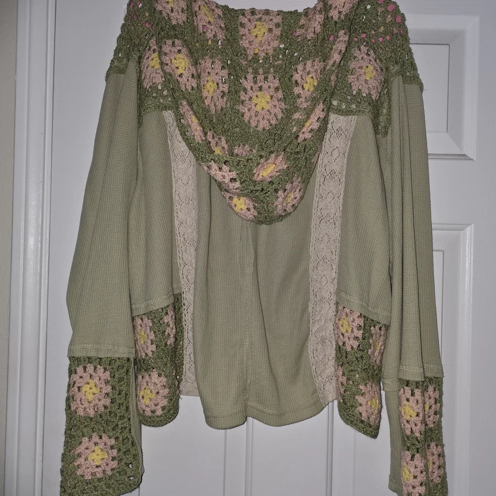 POL Green and Pink Crochet Granny Square Hoodie Size L NWOTs - Picture 4 of 6